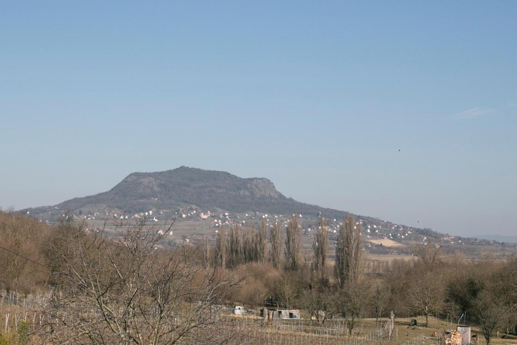 Güns Vendégház Szigliget Exterior foto