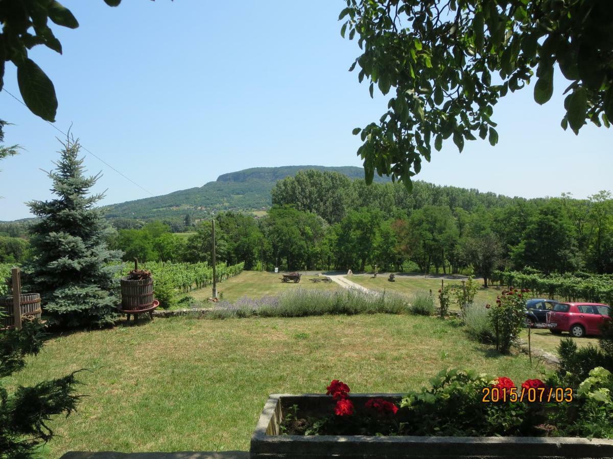 Güns Vendégház Szigliget Exterior foto